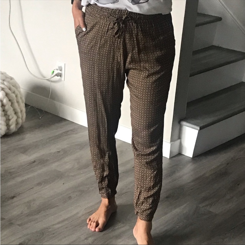 Zara Viscose Brown Pattern Tapered Lightweight Pants